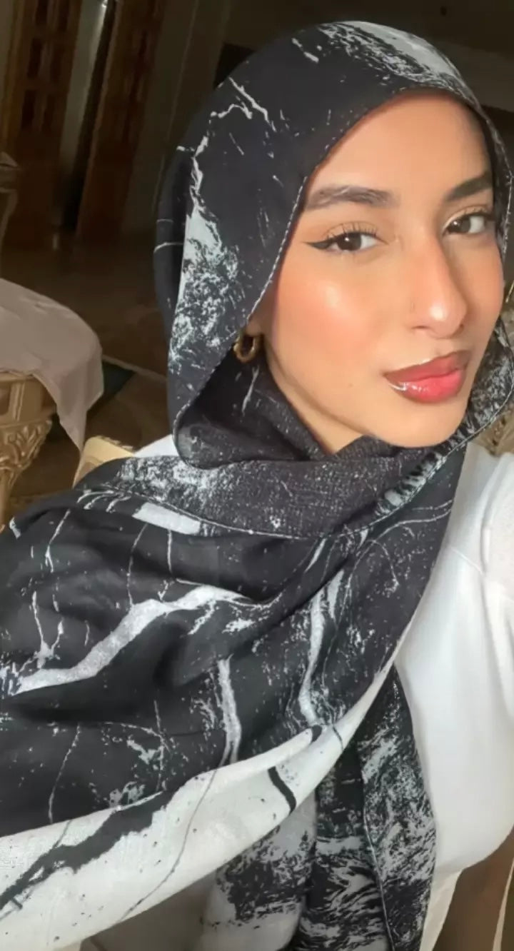 Marble model hijab