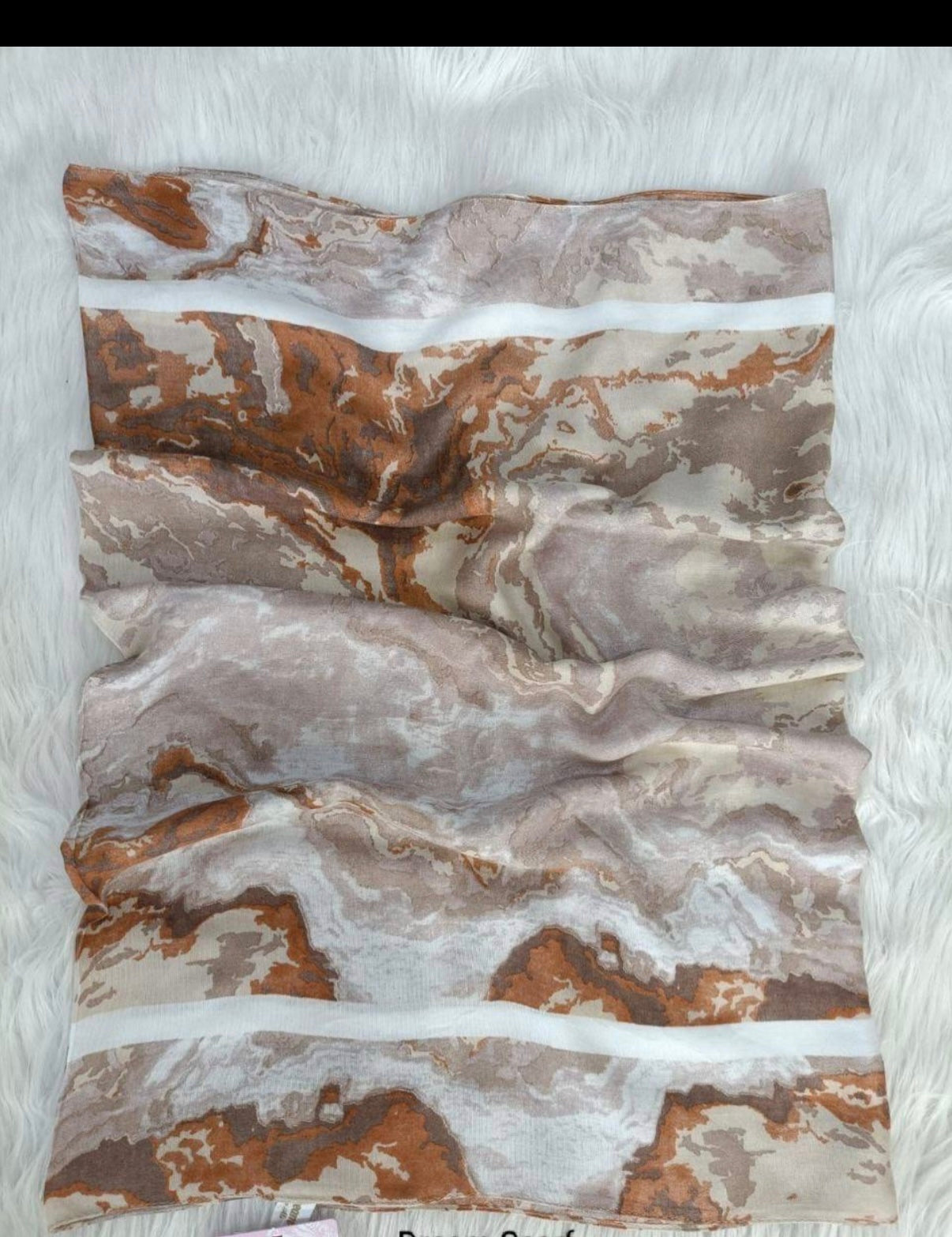 Desert Horizon Marble Wrap model hijab