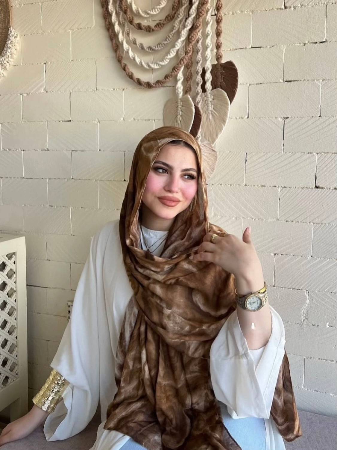 Marble model hijab