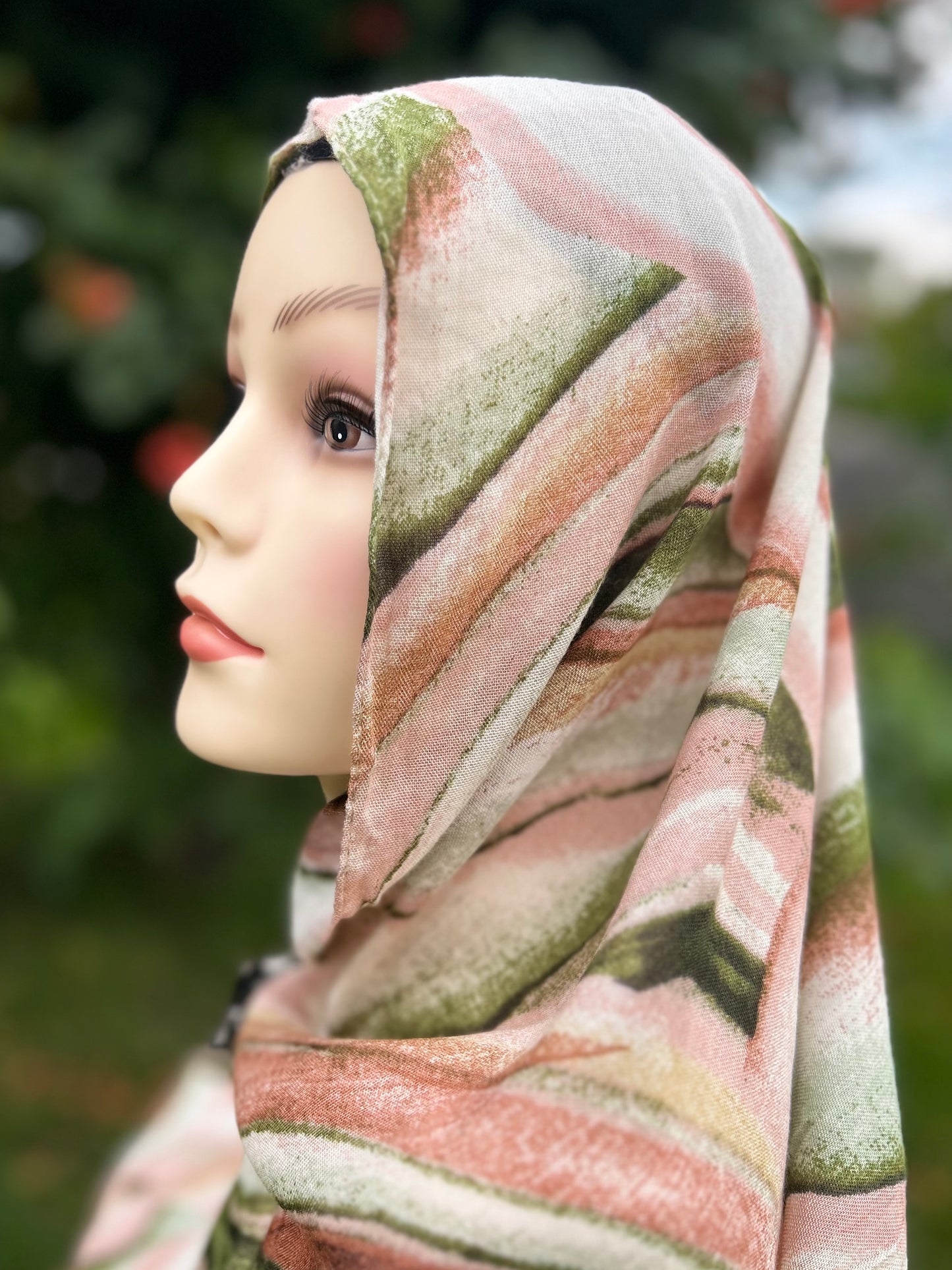 Modal peach/olive