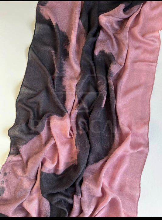 The Romantic & Edgy Choice model hijab