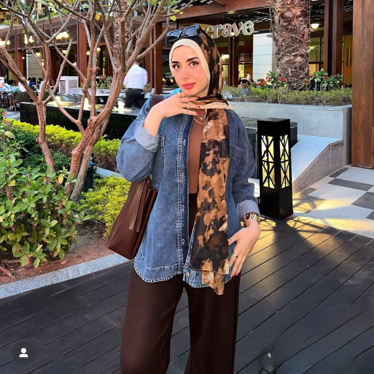 Marble model hijab