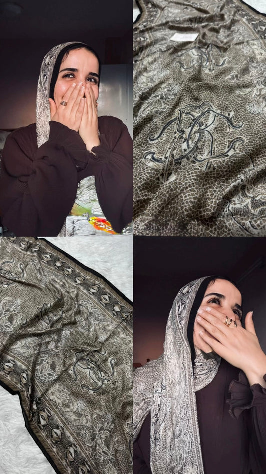 Model hijab snake print