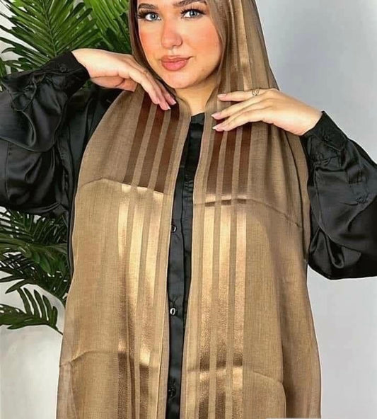 Model hijab with unique silk line