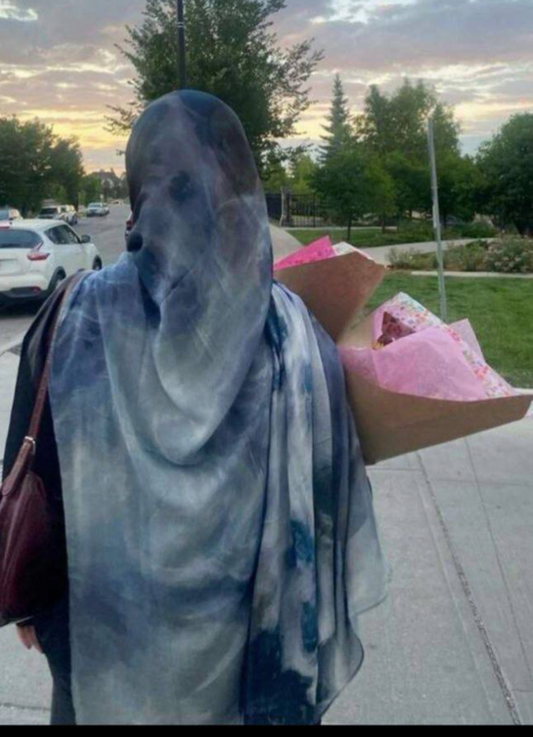 Model hijab