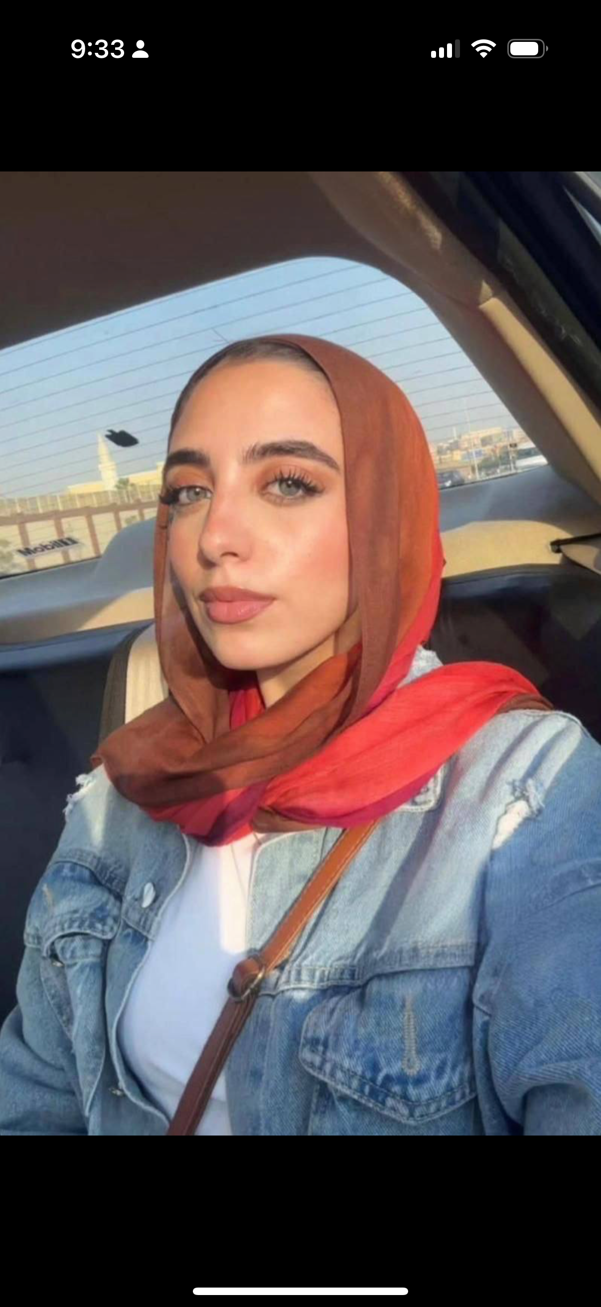 Model hijab
